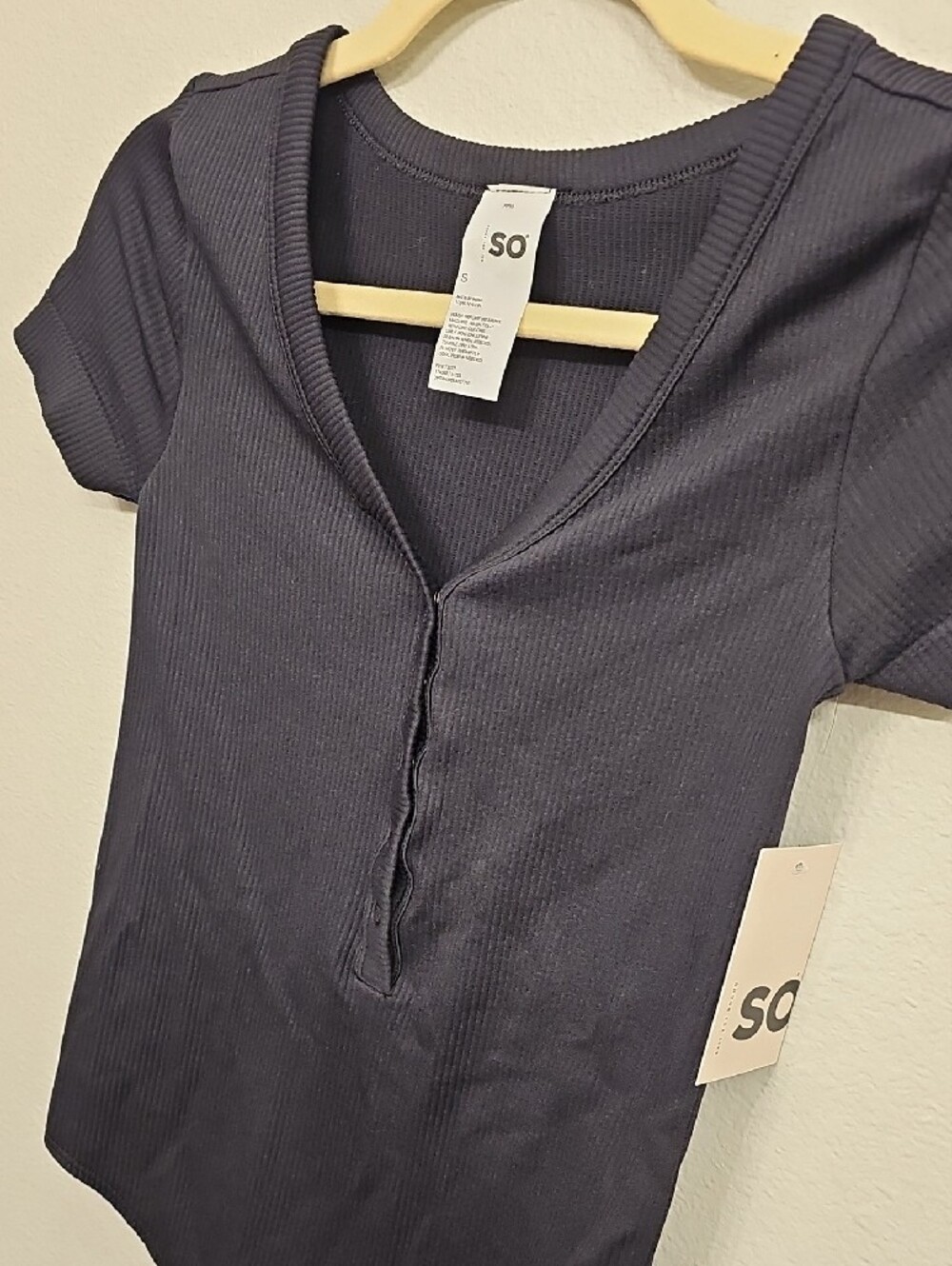 NWT SO Womens Short Sleeve Henley Bodysuit Black Size Small - Picture 9 of 9